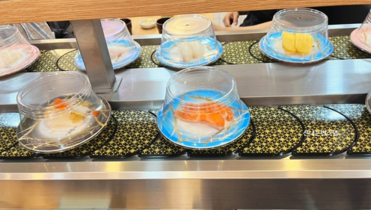  강남역5번출구 맛집  우리동네 스시신조 회전초밥 모든접시가 2190원