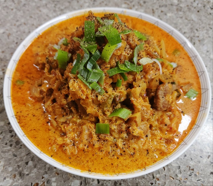  신라면 파스타 - 우유, 김치, 삼겹살을 활용한 존맛 레시피