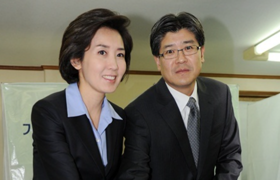 <b>홍준표</b>, <b>나경원</b> 부부에... 고심…<b>나경원</b> 전 <b>의원</b>·'대법관 예정설... 