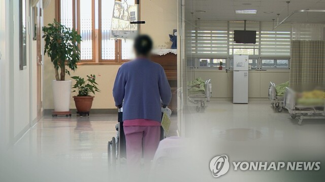 의료법 위반 논란 '전문요양실' 올해도 확대… 의료계 공분