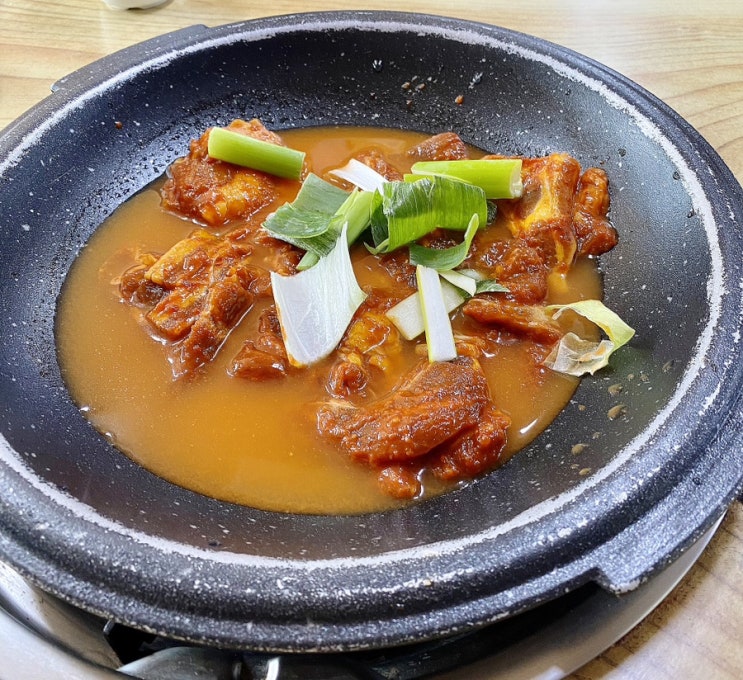 [김천맛집]응명동 - 우렁이와 제육이 만나 쌈을 하는데? 엄청나다! 김천느티고을