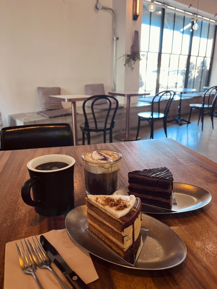 일산 카페 *골드핸즈* 솔티캬라멜케익맛집 / 홀케이크, 디저트/ 금손과자점 일산 카페 *골드핸즈* 솔티캬라멜케익맛집 / 홀케이크, 디저트/ 금손과자점