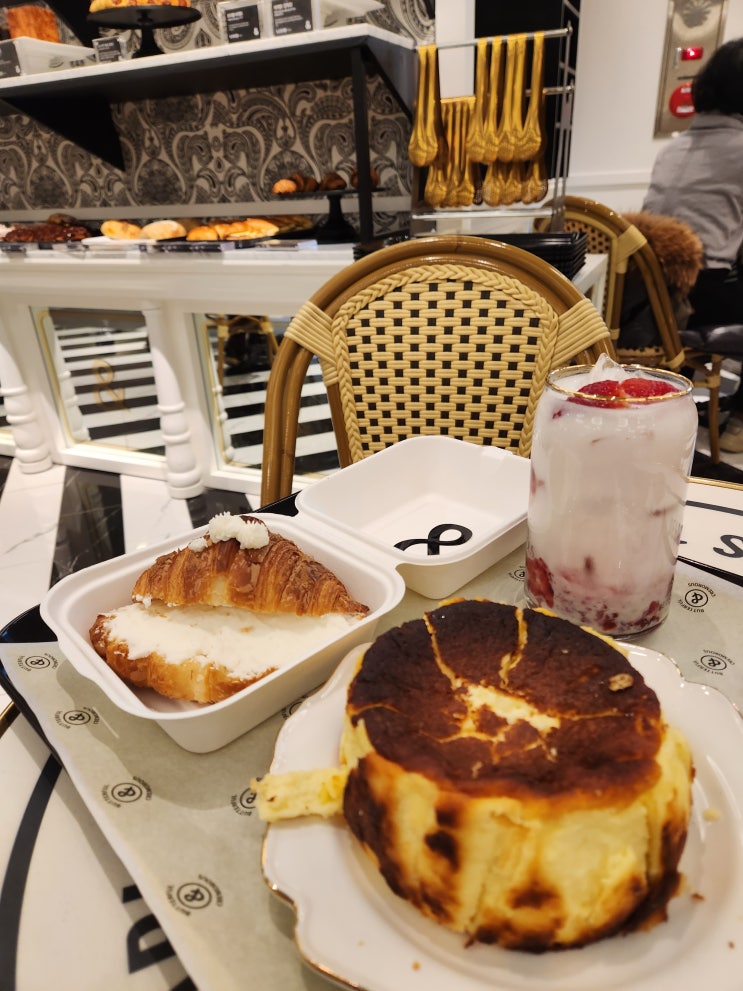  판교 현대백화점 카페 디저트 맛집 버터풀앤크리멀러스