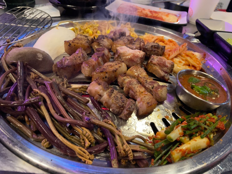  제주도 제주시 소유진도 극찬한 흑돼지 전문점 :: 짚불도 애월점