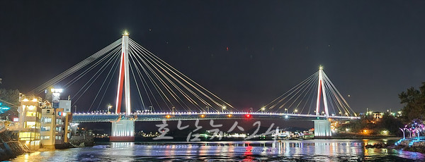  여수시 주요 명소인 ‘돌산·거북선대교 야간 조명색’ 여러분의 생각은?