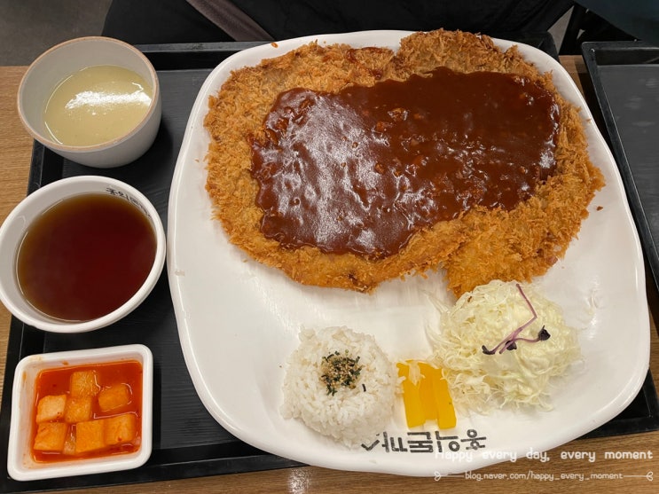  홍익돈까스 기흥점, 왕돈까스 먹으러 갔다가 파스타까지 먹고옴!