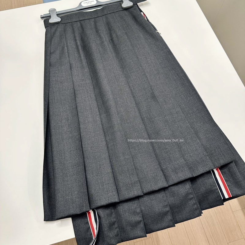 톰 브라운 롱 플리츠 스커트 리뷰