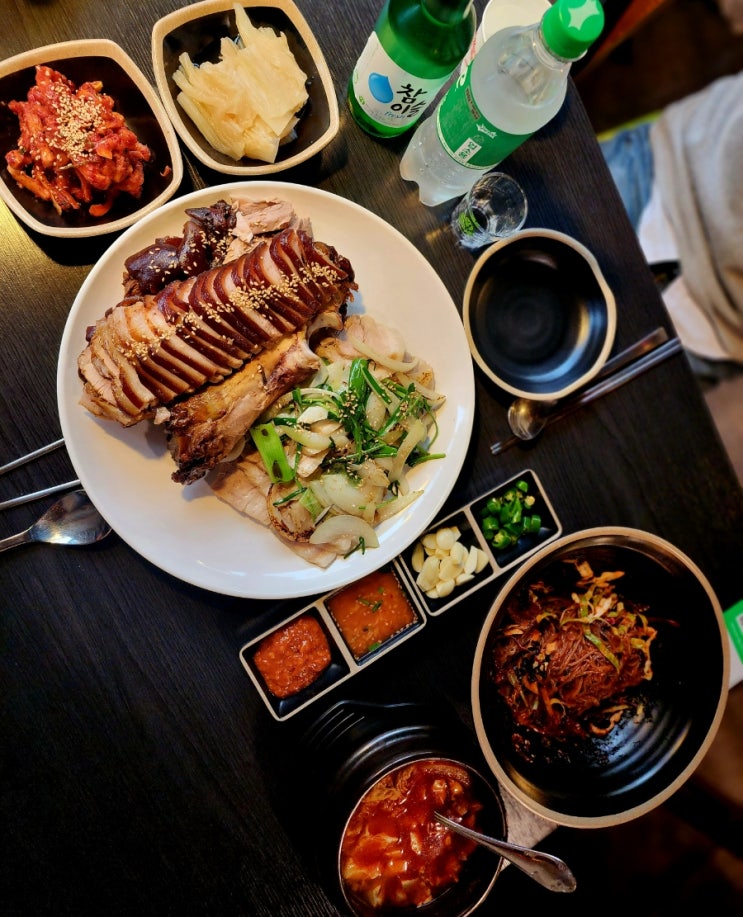  야탑역 맛집 야탑 술집 촉촉담백 부드럽고 맛있는 골목족발보쌈 야탑본점