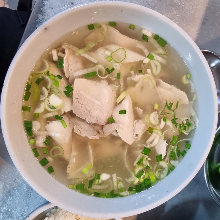 [서울 종로 광화문국밥] 미슐랭 빕구르망 맛집: 돼지국밥 특 - KMI 건강검진/한국의학연구소 본점