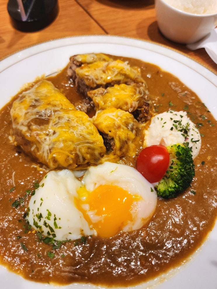  그렇게 함박이 된다 수원 광교 아브뉴프랑 맛집 함박스테이크 다양한소스로 먹은 후기