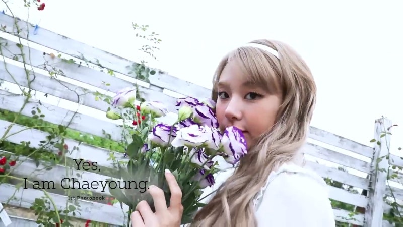 TWICE Chaeyoung Wallpapers: Yes, I am Chaeyoung