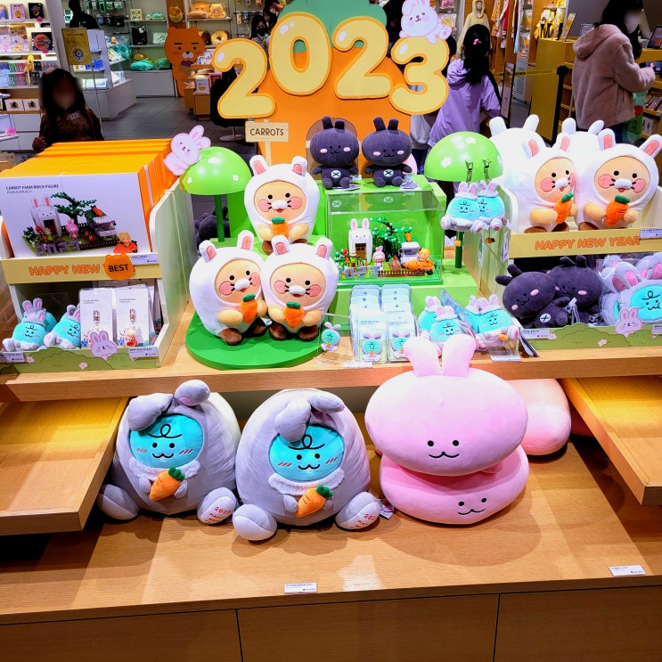  카카오프렌즈 2023 신상품 동대구 신세계백화점에서 보고 왔어요