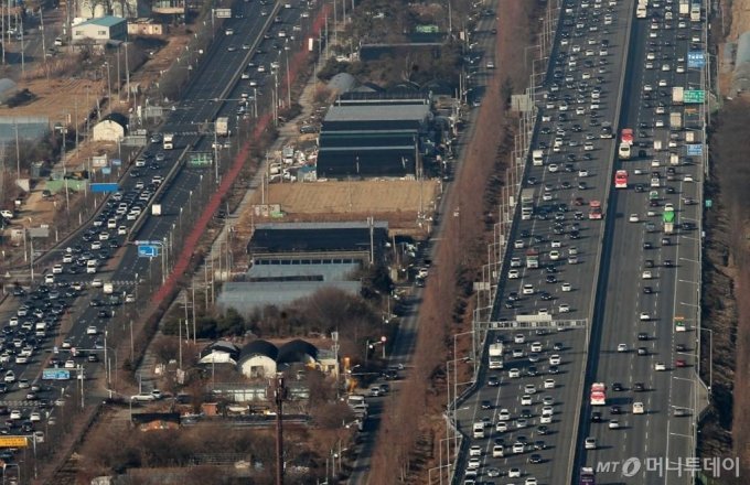 '민족 대이동' 시작···장거리 교대운전 하려면 '이것' 필요 '민족 대이동' 시작···장거리 교대운전 하려면 '이것' 필요