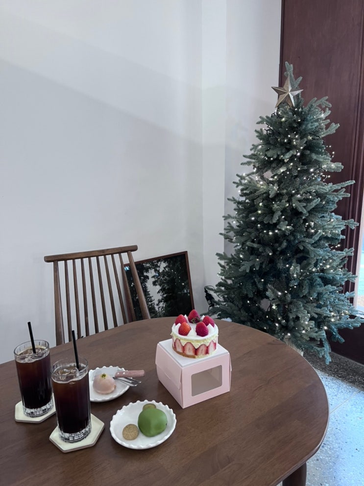 일산 밤리단길*카페 장쌤* 구움과자 선물/딸기프레지에 미니케이크/ 파운드/ 디저트맛집 일산 밤리단길*카페 장쌤* 구움과자 선물/딸기프레지에 미니케이크/ 파운드/ 디저트맛집