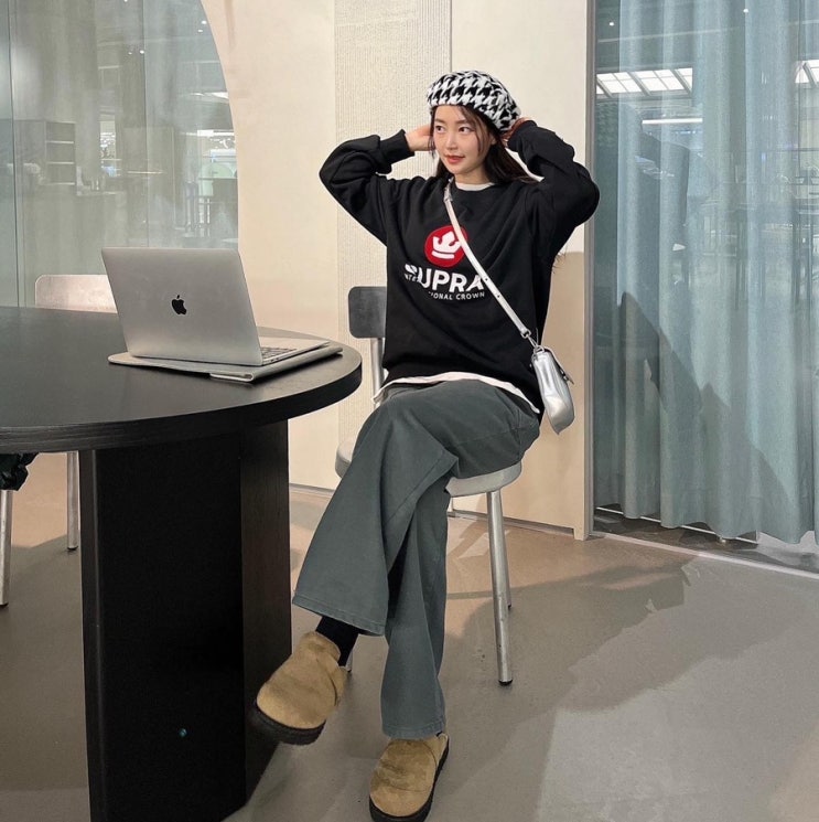  하운드투스 패턴이 매력적인 포에지담 겨울 베레모