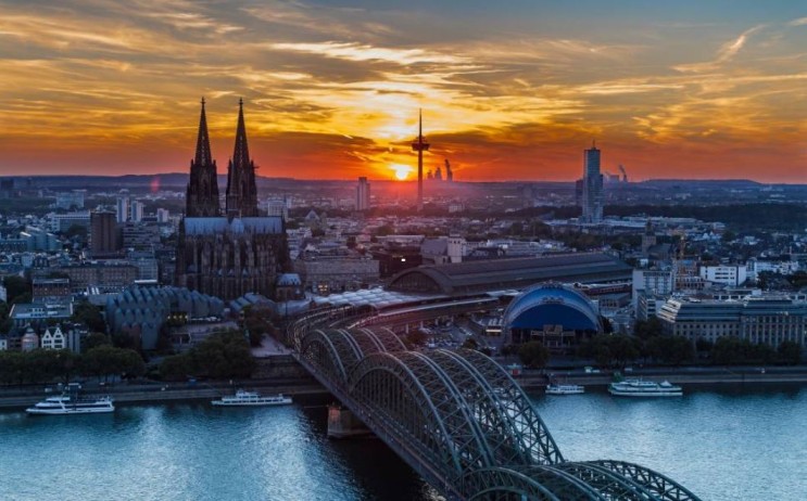 쾰른 대성당 촐리 강 도시의 불빛 조명 조감도 코 오 롱 성당 돔 도시 독일 등