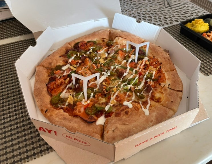 미스터피자 메뉴 추천 멕시칸 하바네로 피자! 매콤한 피자에 코울슬로를 곁들여 먹어요~