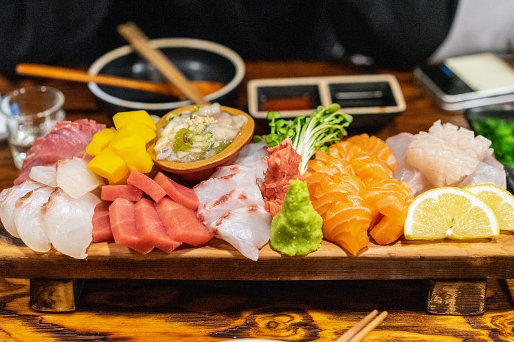  홍대 이자카야 - 감칠맛나는 모듬회 홍대 횟집 두꺼비숙성횟집