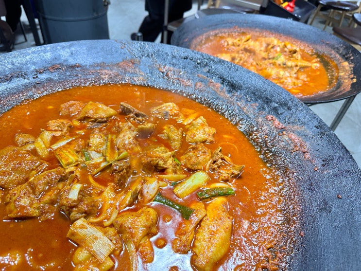  무주 설천면 덕유산 리조트 맛집 '무주 농원', 솥뚜껑에서 끓여 낸 토종닭 닭볶음탕