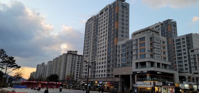 18억→9억 ‘반토막’…분당·판교 넘보던 성남 구도심의 추락 18억→9억 ‘반토막’…분당·판교 넘보던 성남 구도심의 추락