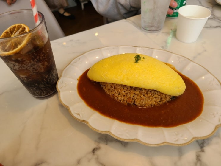 [도산공원] 파스타 맛집, 데이트 하기 좋은 카페