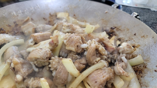  [징그러움주의]싱싱한 고단백 곰장어 기장 송정 맛집 '대한명인 기장 곰장어'