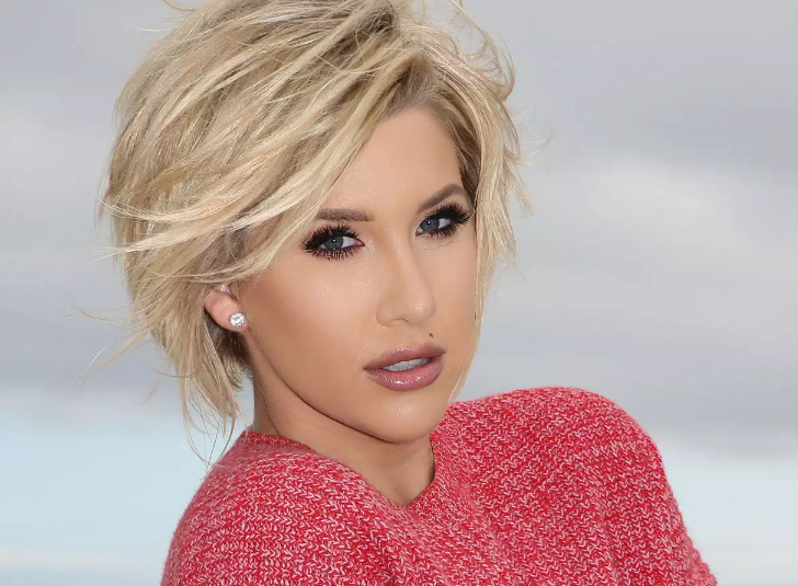 Savannah Chrisley는 그녀의 부모님이 감옥에 들어간 후 그녀의 '인생이 무너질 것'을 대비했습니다