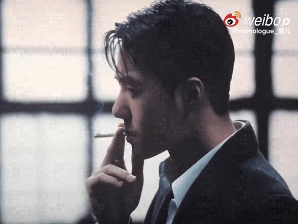  《무명无名》여기요!! 저기요 울이보 담배피는 포즈 좀봐봐요!! 존잘!존멋!真的被王一博那段抽烟镜头帅到了！只想说一句王一博太适合大荧幕了