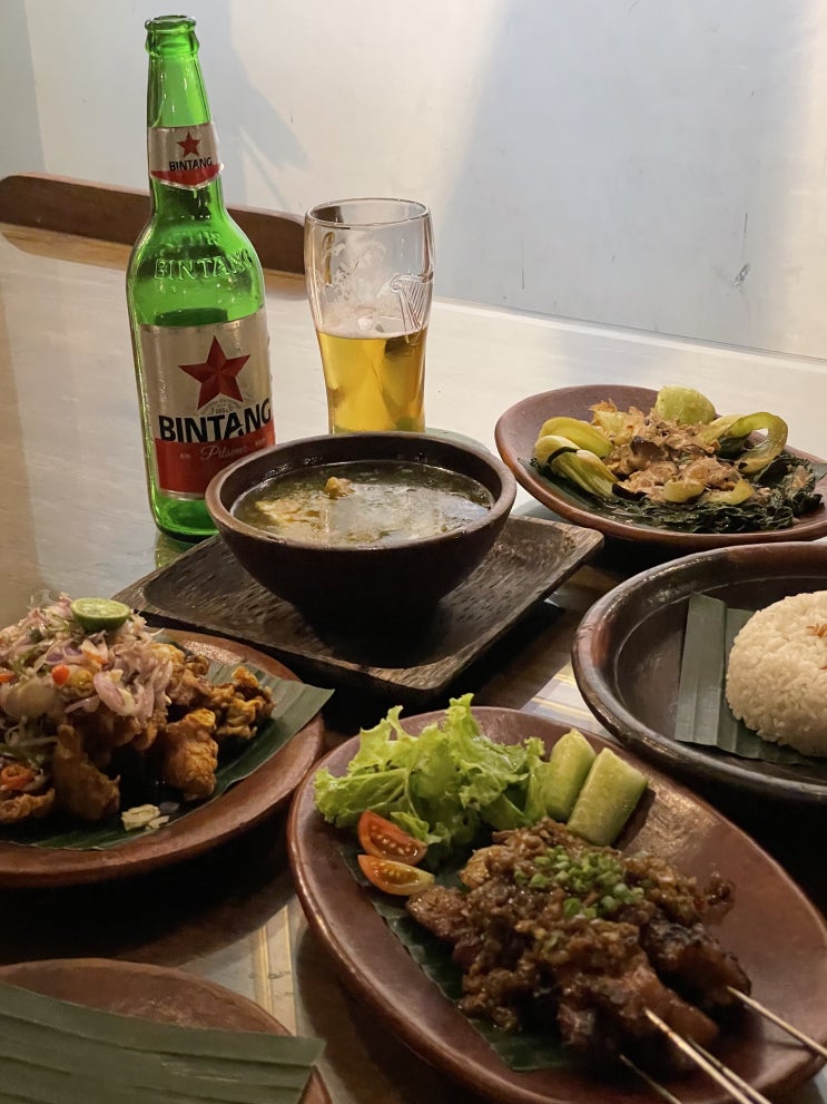  발리 사누르 맛집 와룽 사로 (Warung Saro)와 신두야시장