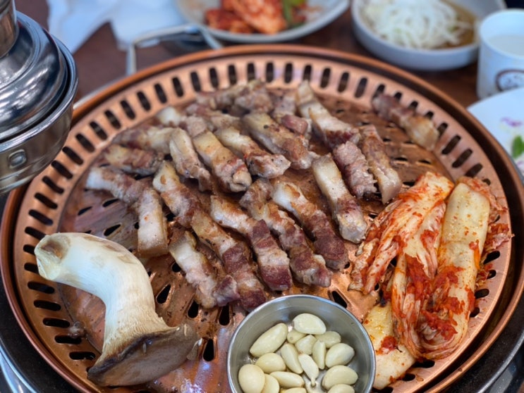  최고급 제주오겹살을 참숯으로 즐기는 영통구 맛집 금강산화로구이
