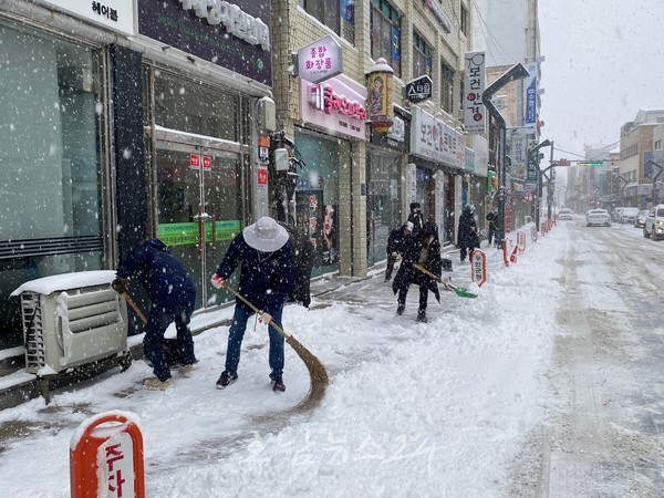  무안군, 1월 24일 대설경보 발령에 따라 비상근무 돌입·제설작업 총력