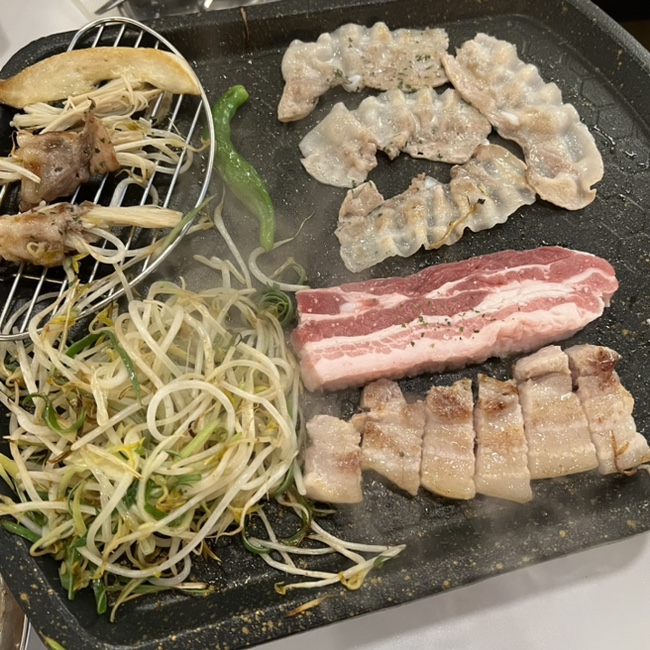  첨단 삼겹살 고기집 생대패삼겹살 맛집 한돈하지