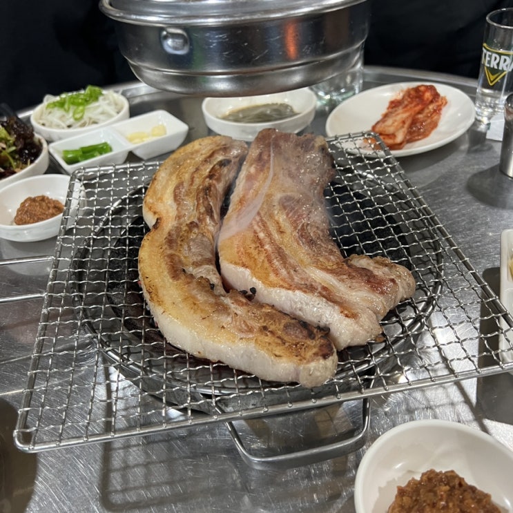 [대구서구맛집] 간판없는 두툼한 삼겹살 맛집 "기찻길삼겹살" 방문후기!!