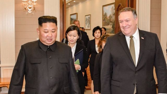 폼페오 “<b>트럼프</b>·<b>김정은</b>, 문재인 동행 거절”