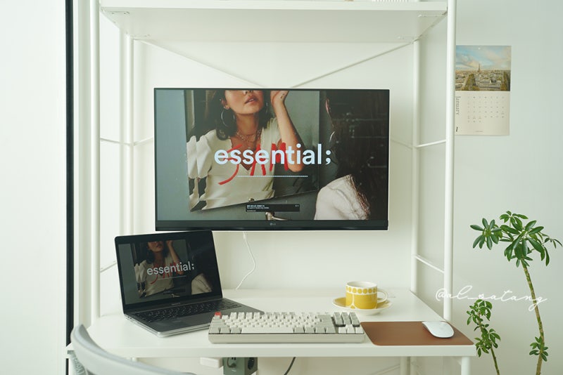 32인치 4K 스마트모니터 LG32SQ780SW로 리빙 화이트 데스크테리아 완성