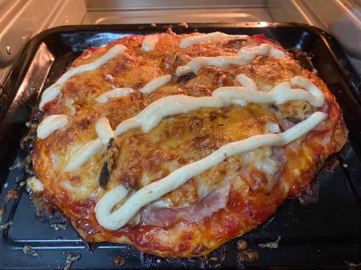 집에서 에어프라이어와 생지로 굽는 피자