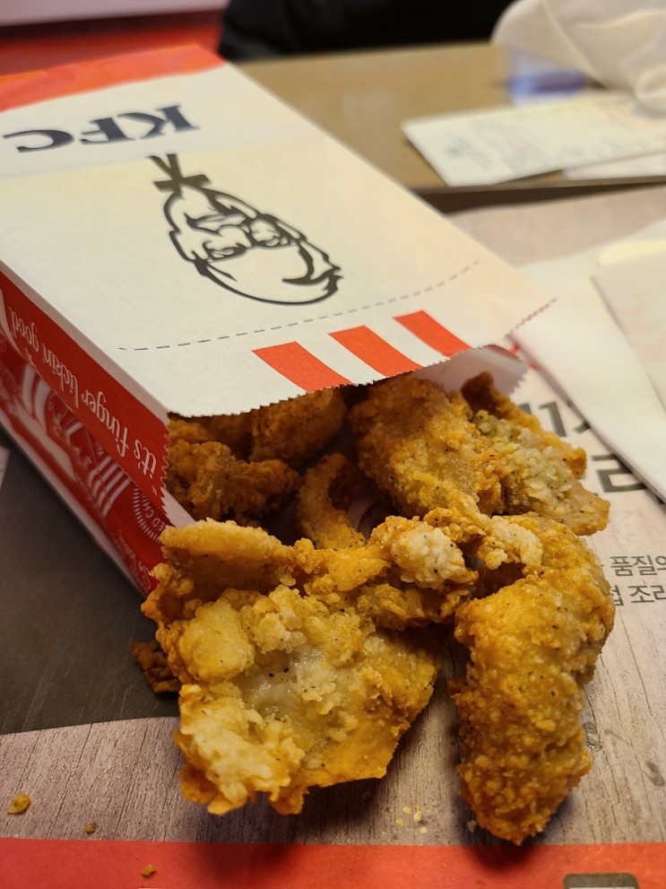 KFC 닭껍질 내돈내산 후기(ft. 치킨나이트 1+1 할인 행사)
