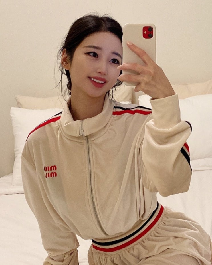 '미스 맥심 우승자' 김나연, 핸드폰서 노출 화보 사진 발견한 탁재훈..."집에 옷이 없냐" 격분 '미스 맥심 우승자' 김나연, 핸드폰서 노출 화보 사진 발견한 탁재훈..."집에 옷이 없냐" 격분