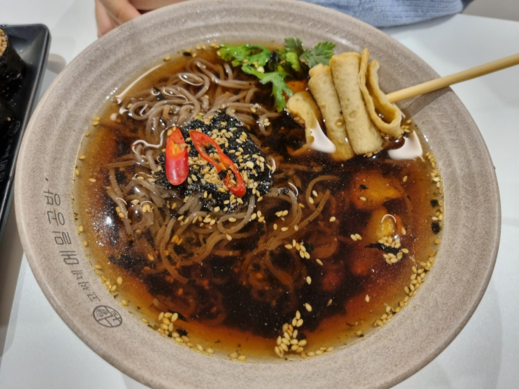  서현역에서 맛있는 메밀면과 메밀 김밥을 먹고 싶다면 '고씨네 메밀 공방 분당 본점'
