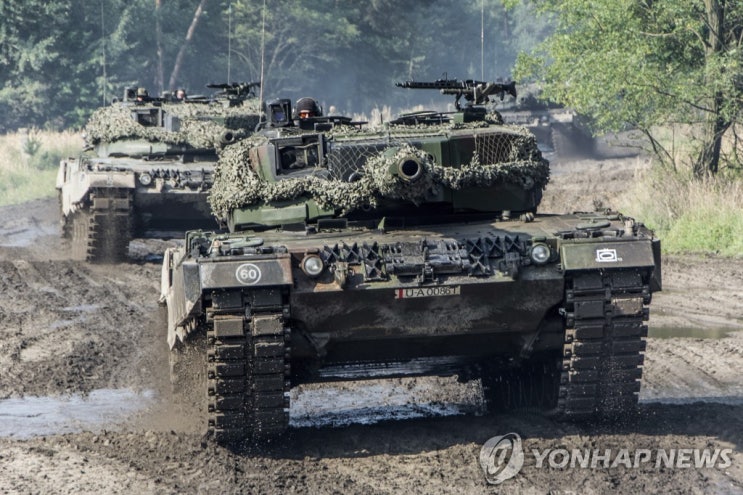 우크라 "서방전차 321대 온다"…러, 공세 재촉에 전황 격화