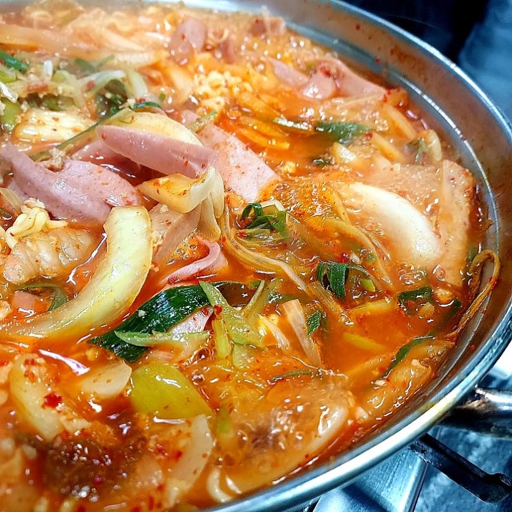 주말가족식사.희정식당 부대찌개맛집 여의도맛집.여의도부대찌개맛집.서울부대찌개맛집.여의나루역맛집.수요미식회 부대찌개 희정식당주차 부대찌개.마호가니카페  여의도.마호가니 당근케이크.