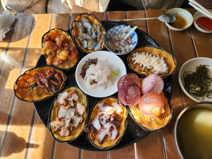 [부산-기장] 여러 해산물을 한번에, 장씨해녀집(한상바다, 전복죽 후기) 대변항 맛집