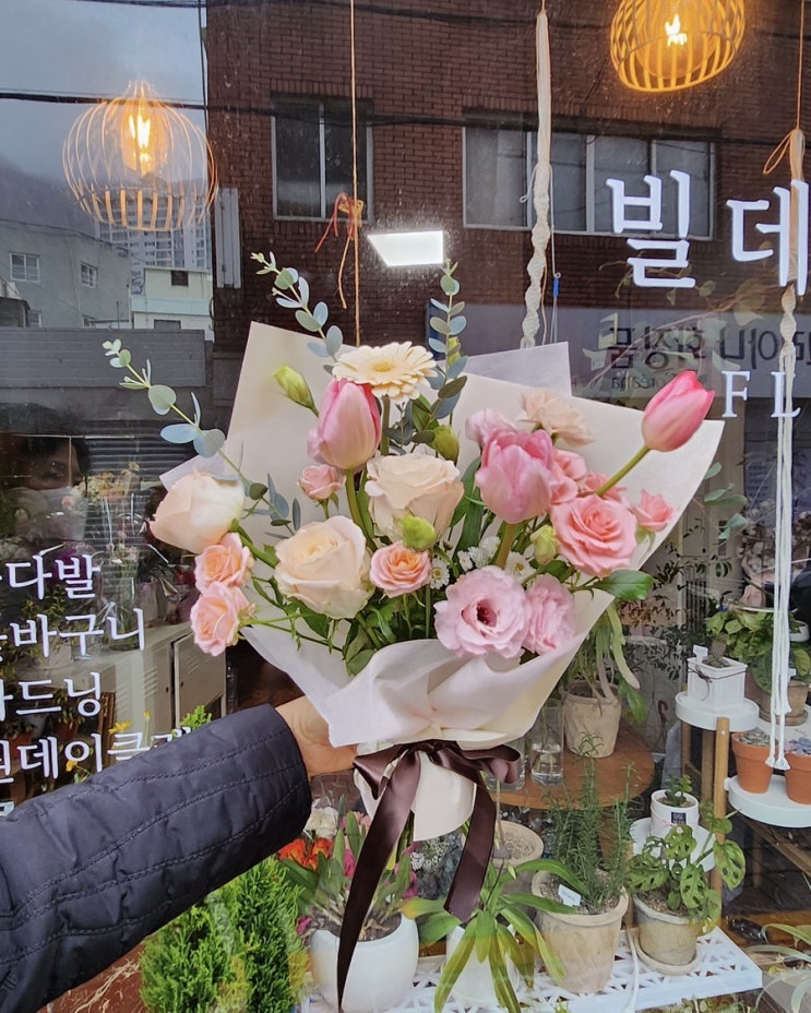 봄을 담은 꽃다발 (부산 대신동 꽃집 / 서구 동대신동 꽃배달 '빌데플레르') 봄을 담은 꽃다발 (부산 대신동 꽃집 / 서구 동대신동 꽃배달 '빌데플레르')
