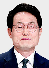 <b>조희연</b>, 징역 1년 6개월 집유 2년 (1심 선고 땐 <b>교육감직 상실</b>)