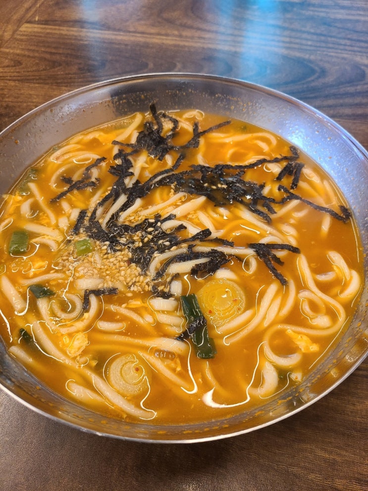  [동큐얼큰이칼국수]4900원이라는 미쳐버린 한밭대가성비맛집