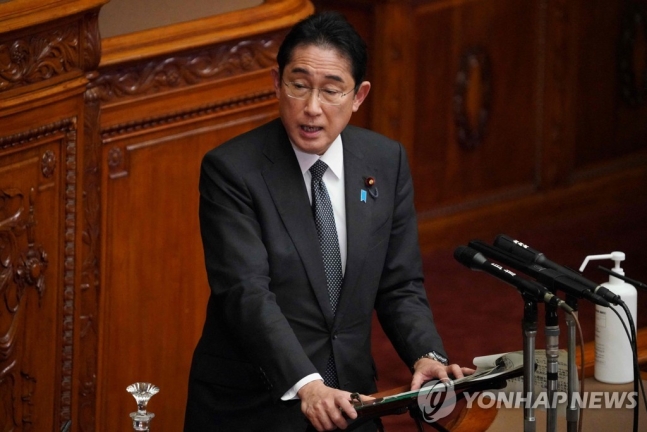 "日정부, 한국 수출규제 완화 검토…징용 해법 본 뒤 결정" "日정부, 한국 수출규제 완화 검토…징용 해법 본 뒤 결정"