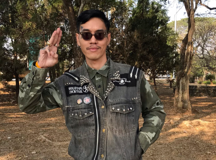 태국 법원은 군주제에 대한 온라인 게시물로 활동가에게 28년형을 선고합니다 태국 법원은 군주제에 대한 온라인 게시물로 활동가에게 28년형을 선고합니다