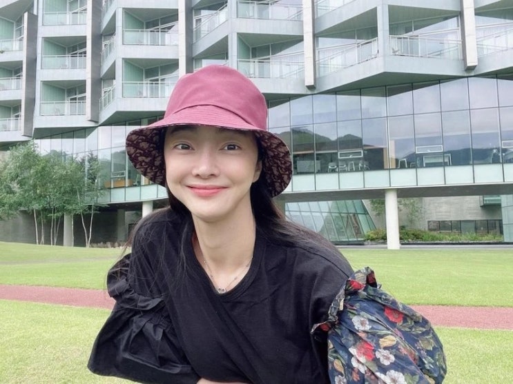 '김수미 며느리' 서효림, "한국에 오자마자 한 것은.." 파격적인 탈색 변신 시도해 시선 집중 '김수미 며느리' 서효림, "한국에 오자마자 한 것은.." 파격적인 탈색 변신 시도해 시선 집중