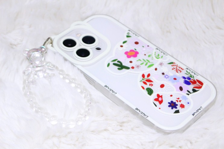 아이폰케이스 헬로댕니 곰돌이꽃무늬 아이폰13프로 장착완료