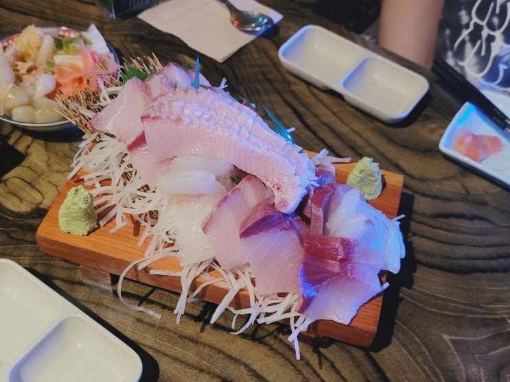  경리단길 맛집 봉쥬르스고이 대방어사시미 내돈내산